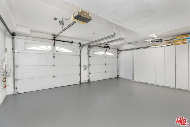 Building Photo - 14234 Dickens St