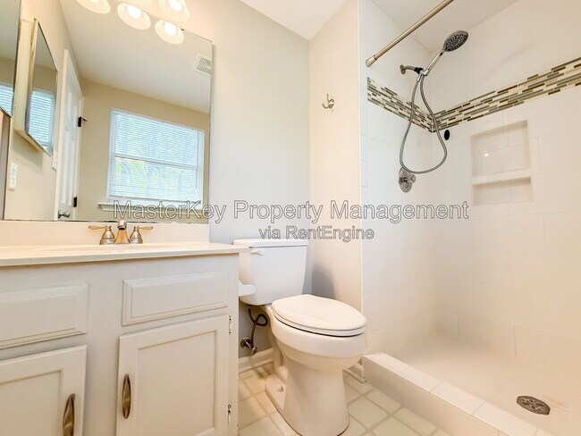 Building Photo - 704 E Dynasty Dr