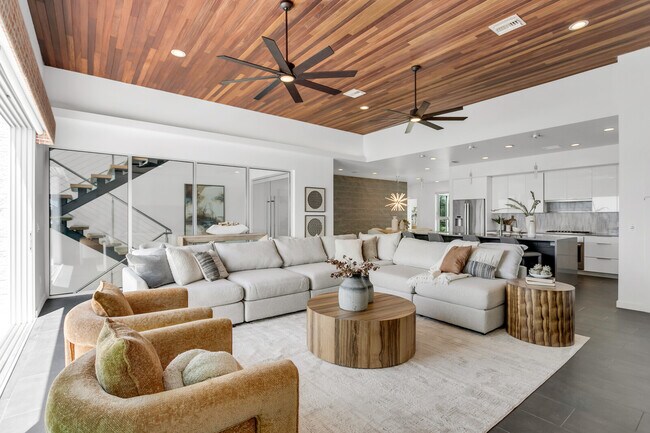 Building Photo - 905 Bay Point Dr