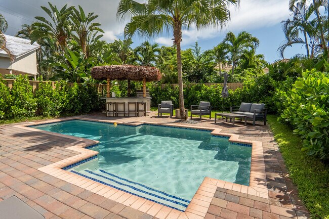 Building Photo - 6670 NW 27th Ave