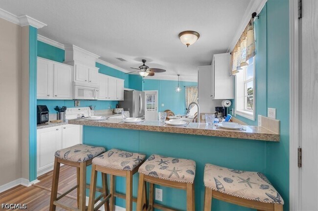 Building Photo - 701 Coral Dr