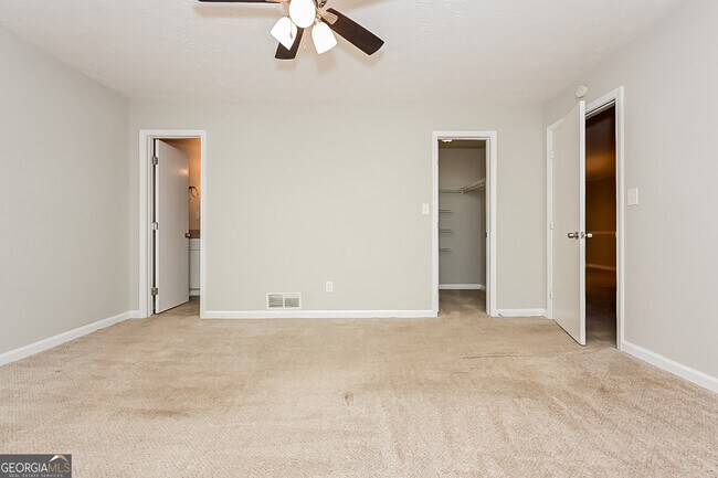 Building Photo - 105 Mt Airy Rd