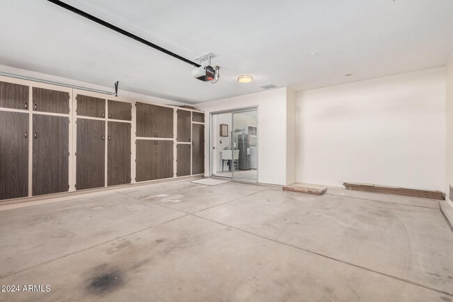 Building Photo - 10641 W Boswell Blvd