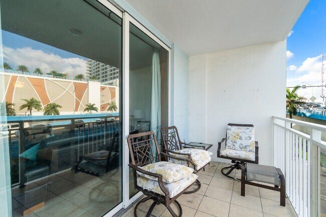 Building Photo - 1801 S Ocean Dr