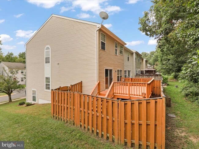 Building Photo - 7700 Shadowcreek Terrace