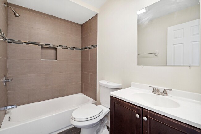 Building Photo - 1832 W Montgomery Ave