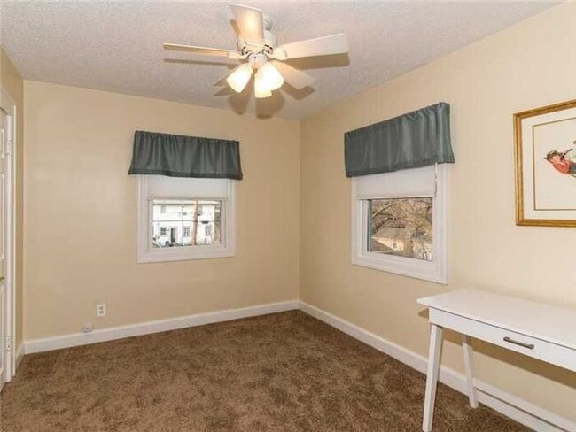 Building Photo - Solid Butler Student Rental Close to Campus!