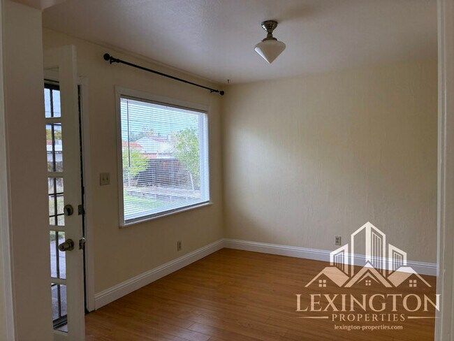 Building Photo - Wonderful, 3BD/2BA, Home off Bell St. and ...