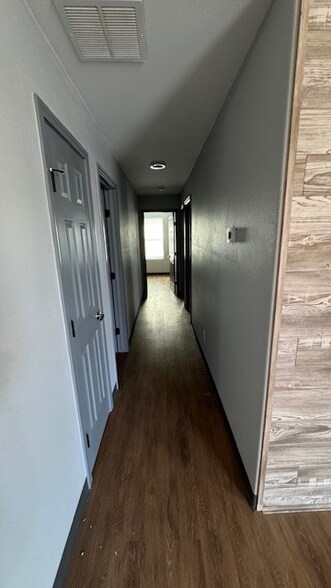 Building Photo - 3331 W Nantucket Ave