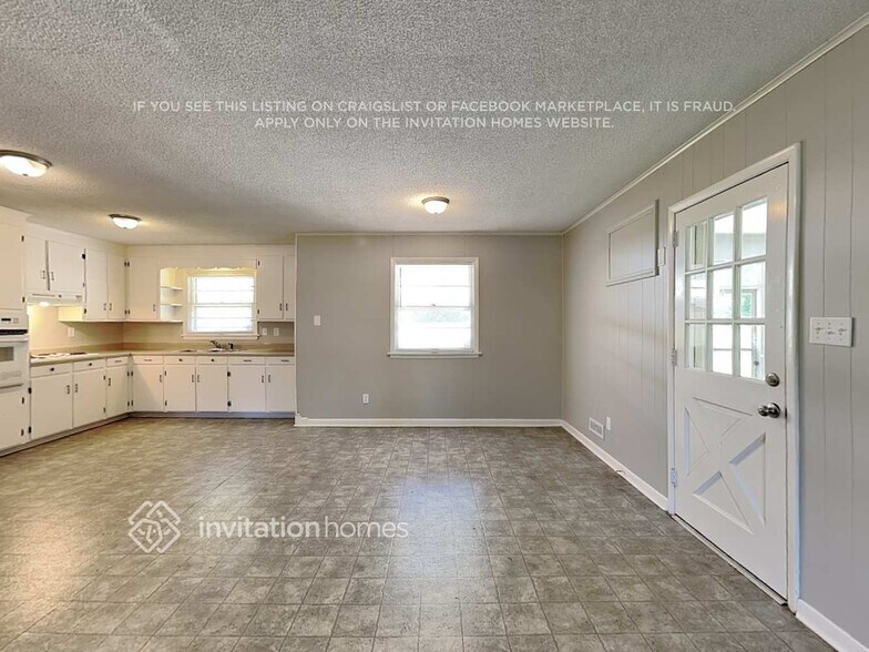 Building Photo - 1526 Plumcrest Dr