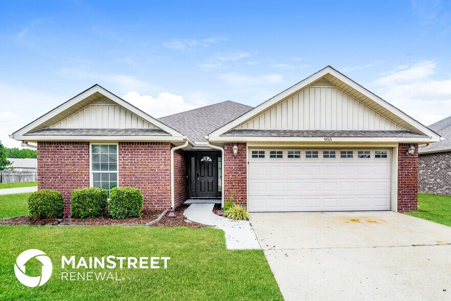 Primary Photo - 955 Clover Ave