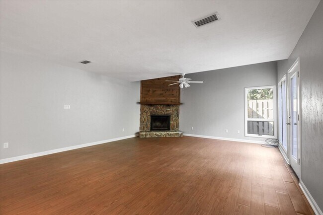 Building Photo - 3108 Ironwood Dr