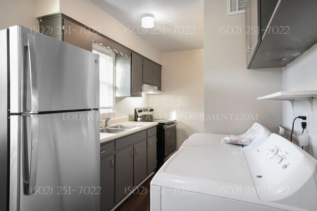 Building Photo - 5112 Valiant Dr