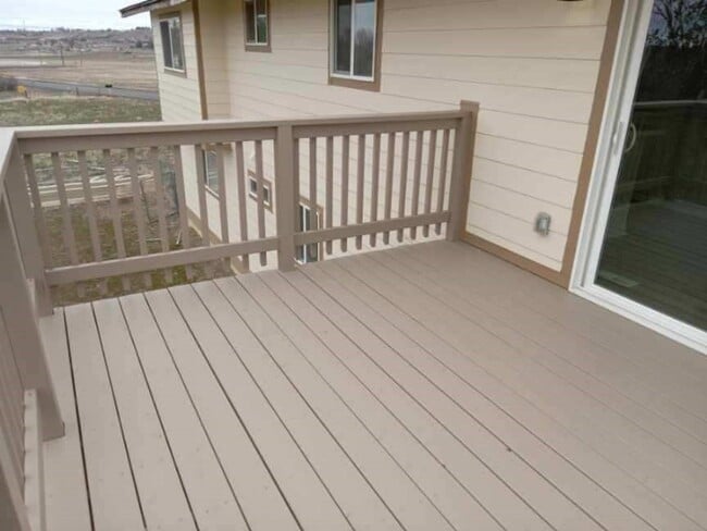 Building Photo - Amazing Private home with views 4-bedroom 2 bath, 2 car garage