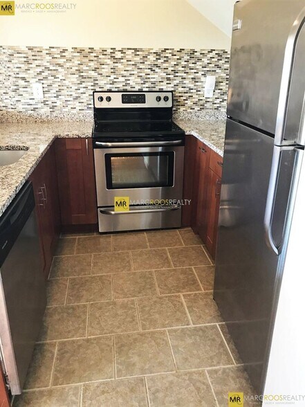 Building Photo - 140 Marginal St