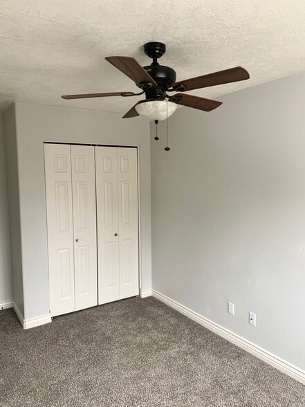 Building Photo - 33 S 900 E