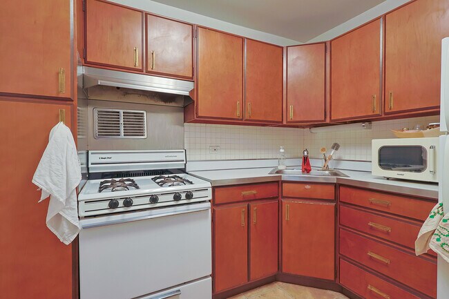 Building Photo - 400 E Randolph St