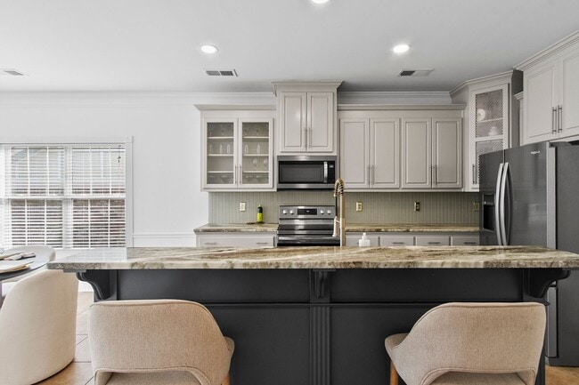 Building Photo - 6337 Bryant Cir