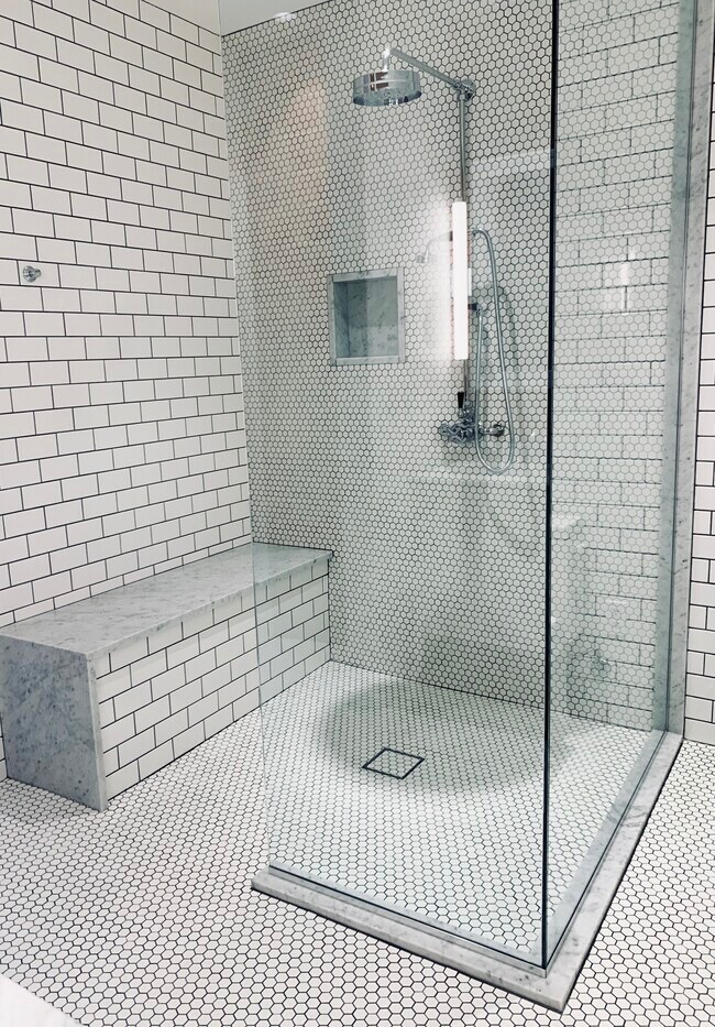 Building Photo - 855 N Pearl St