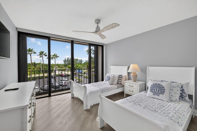 Building Photo - 9650 S Ocean Dr