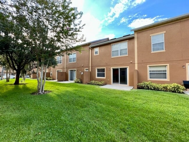 Building Photo - AVAILABLE NOW! Charming 2 Beds 2.5 Bath Townhome! 2 MASTER SUITES! Attached one car garage!! Extr...