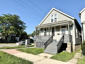 Building Photo - 1503 Roberts Ave