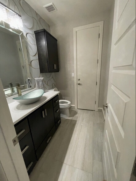 Building Photo - 3506 Featherie St