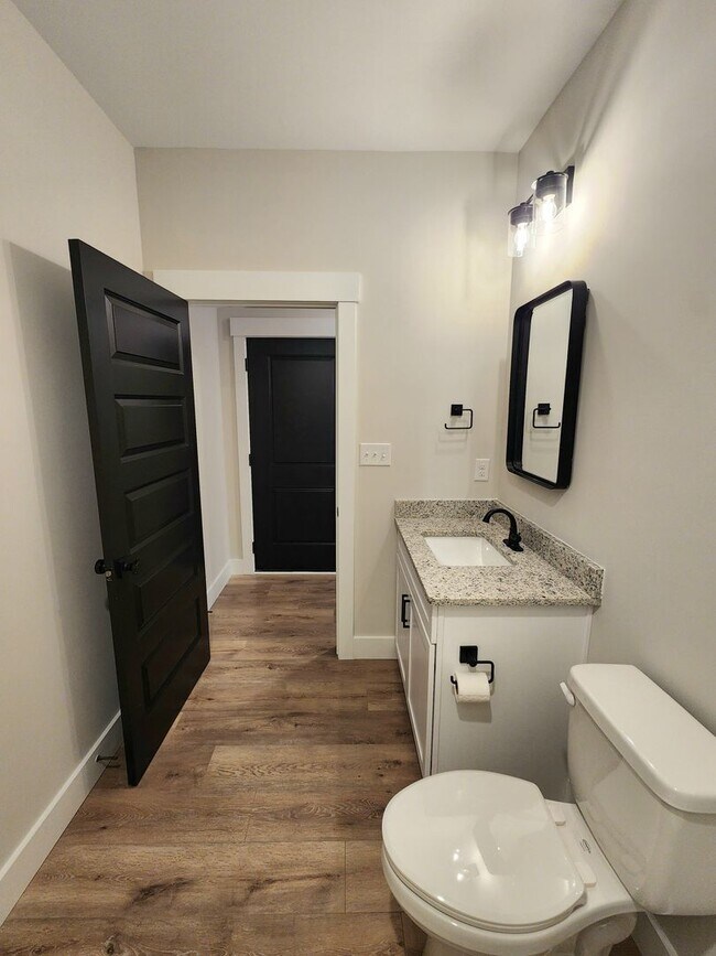 Building Photo - Stunning new executive home in Gulf Shores!