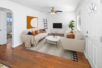 Building Photo - Mission Valley/Linda Vista 2 Bed Updated home with mountain views