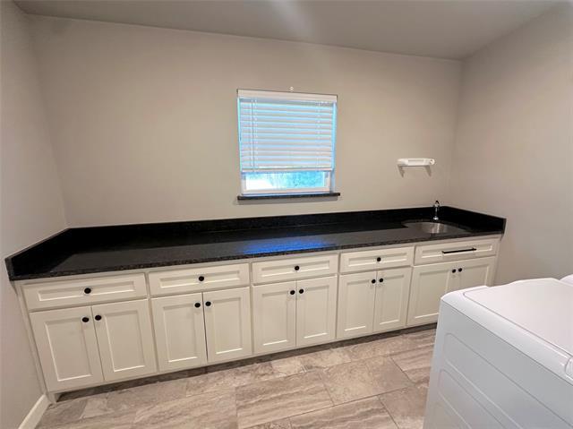 Building Photo - 2903 Carpenter Ave