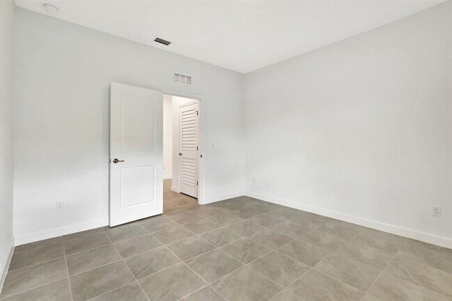 Building Photo - 14183 SW Harker St