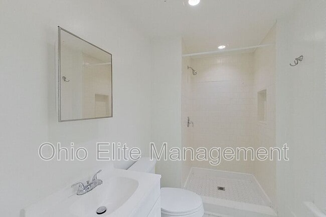 Building Photo - 1695 E Weber Rd