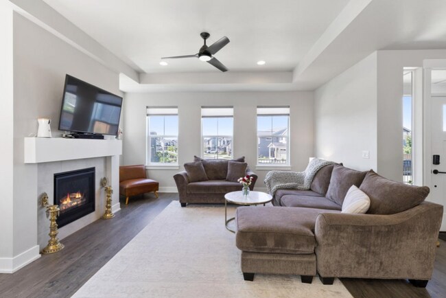 Building Photo - Beautiful 3-Bed Home in Petrosa with Resort-Style Amenities!