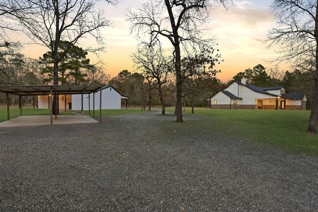 Building Photo - 19330 Veterans Rd