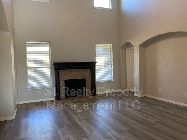 Building Photo - 2744 Ferdinand