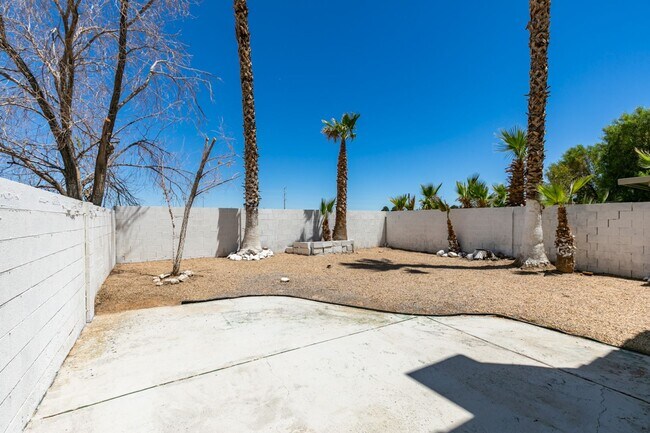 Building Photo - Great 3 bedroom home in South Shore!!