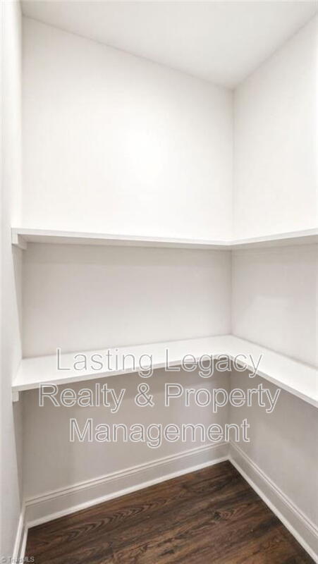 Building Photo - 1505 East Ave