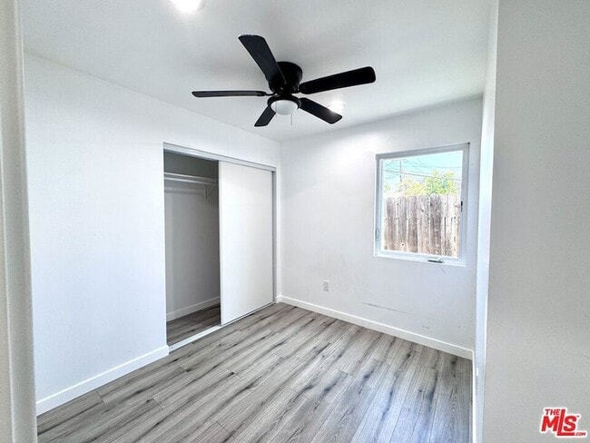 Building Photo - 841 W 64th St