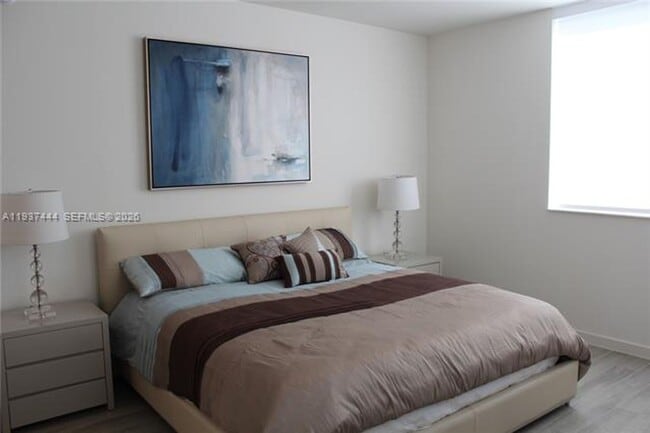 Building Photo - 999 SW 1st Ave