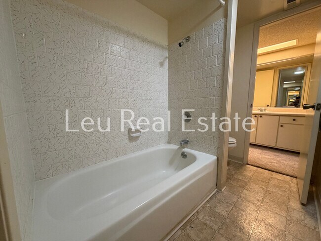 Building Photo - 1009 Fulton Ave