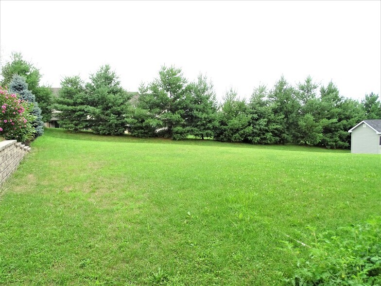 Building Photo - 641 Hamaker Rd