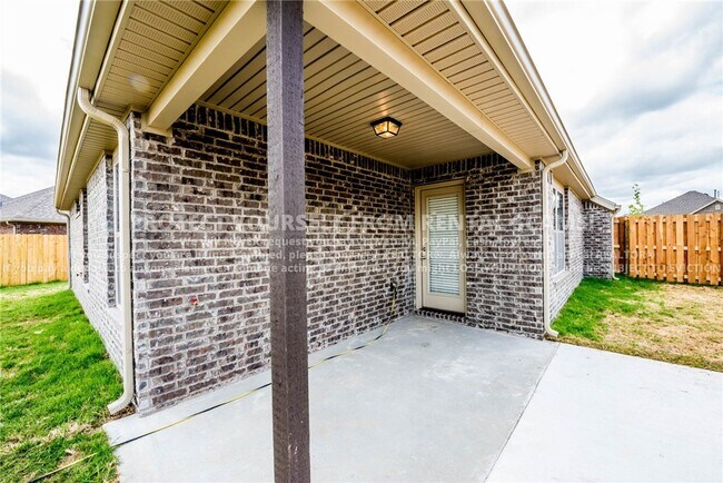 Building Photo - 4456 W Wales Dr