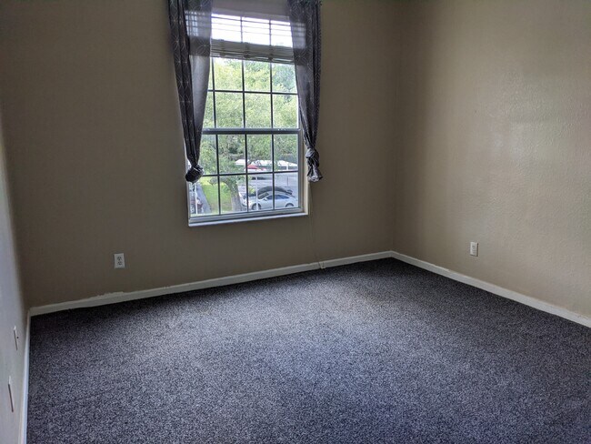 Building Photo - 588 Brantley Terrace