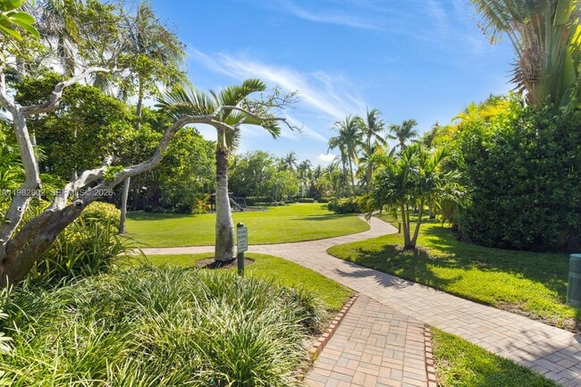 Building Photo - 5 Coconut Ln