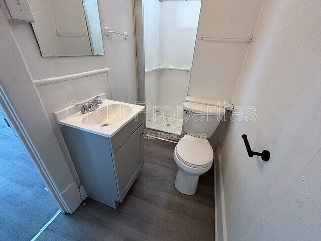 Building Photo - 1039 S Washington St