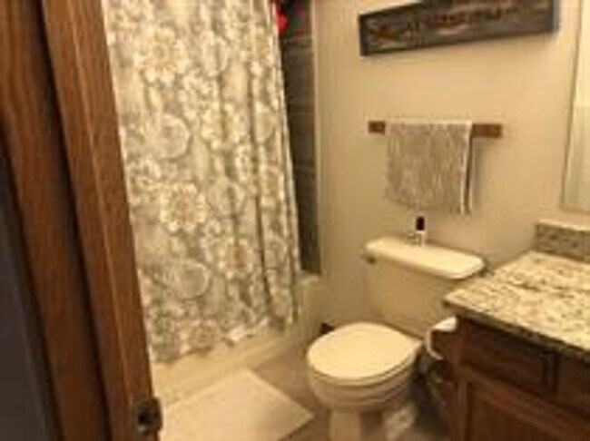 Building Photo - Wildernest 2 Bedroom 2 Bathroom includes all utilities!  Flexible lease terms.