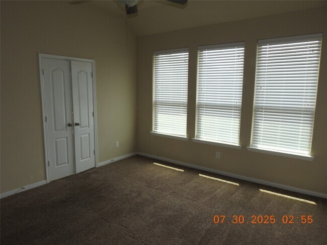 Building Photo - 3667 Raintree Village Dr