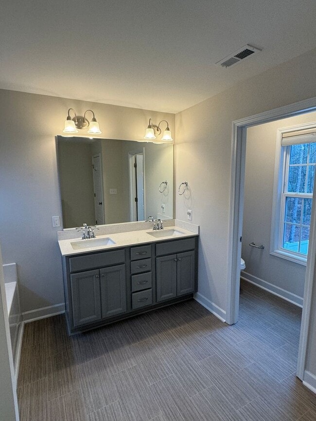 Building Photo - Rental - LIKE NEW!!!!  Absolutely Beautifu...