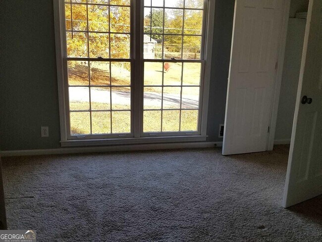 Building Photo - 4077 Linda Ln SW