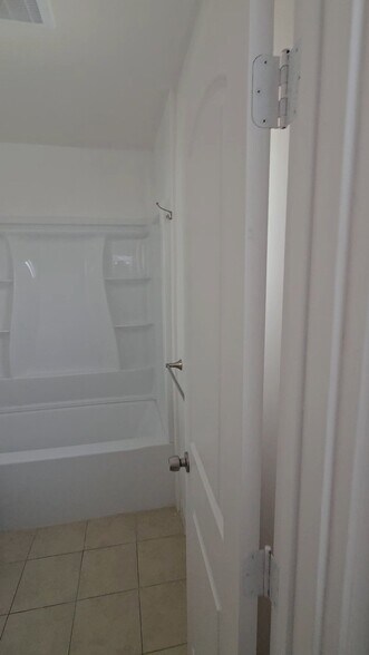 Building Photo - 4008 Rockwood St